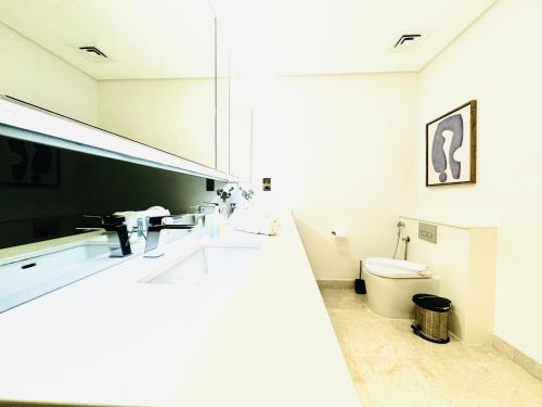 Venduras- Chic 1BR , Burj Views, Sterling by Omniyat, Dubai (foto 9)