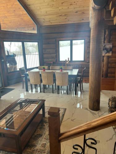 Spa & Comfort - Chalet des Originaux in Saint-Damien-de-Buckland (QC)