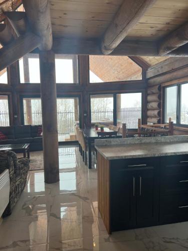 Spa & Comfort - Chalet des Originaux in Saint-Damien-de-Buckland (QC)