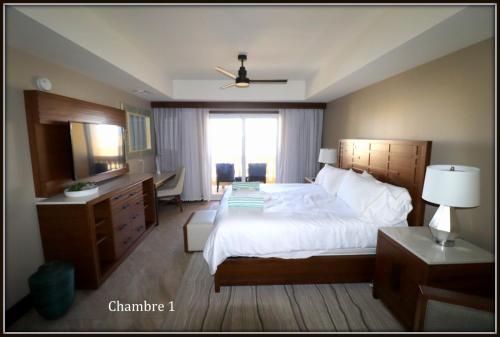 Dawn Beach Club in オイスター ポンド