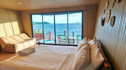 View, Paree Hut Resort in Koh Si Chang