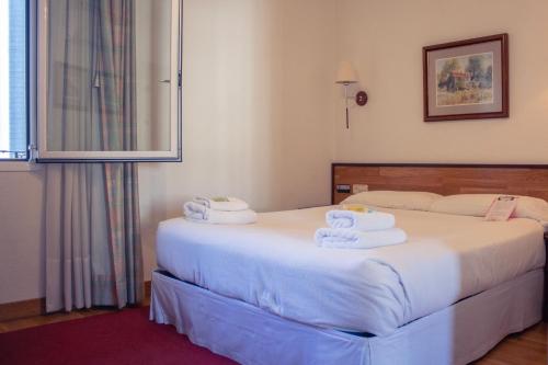 Hostal Navarra - image 3