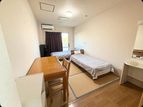 room detail thumbnail 1