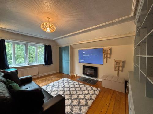Spacious Cosy 2 Bed Flat in The Heart of Headingley