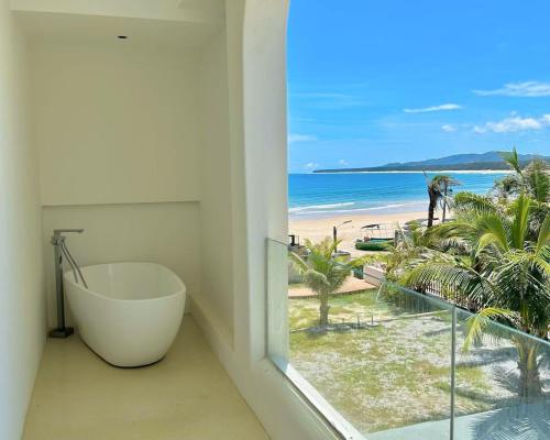 Apkārtne, Nirvana Sea View Homestay in Wanning
