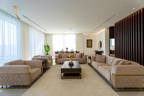 Modern Villa Aquira with 5BR Private Pool in Yas Island