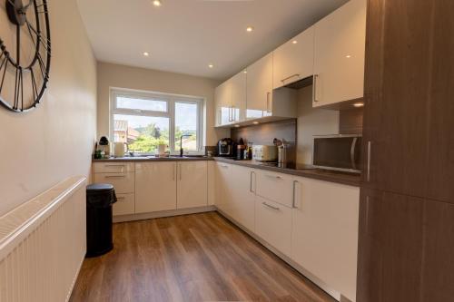 Bungalow in Village Location, near wild swimming lakes, dog friendly sleeps 6 in 伍拉斯顿