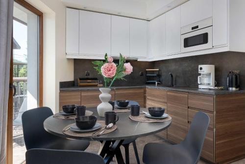 Górski Apartament z Widokiem i Parkingiem by Noclegi Renters, Шклярска-Поремба (фото 6)