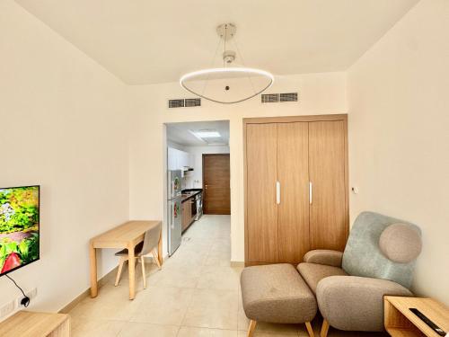 Homes2Retreat - Cozy Studio with Pool and Sauna in Al Furjan, Дубай (фото 4)
