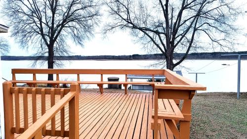 สภาพแวดล้อมโดยรอบ, Slice of Heaven on the Lake in โนอาโนคแรพิดส์ (NC)