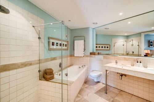 Secure 2bed Apartment in the Marina Carradale 002 - image 10