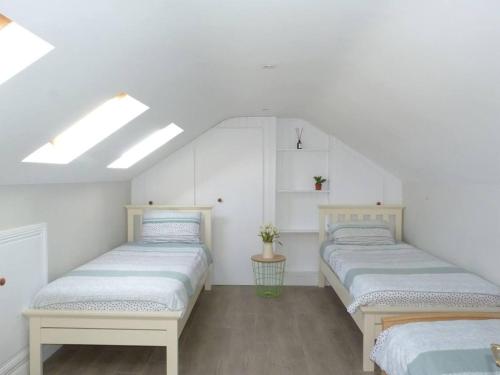 Iekārtas, 3 Bed in Brittas Bay oc-ii14880 in Brittas Bay