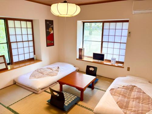 2 futon beds