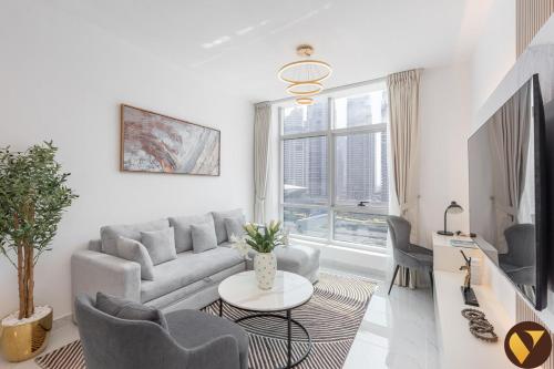 Vogue Stylish One Bedroom apartment in Marina with Balcony and full Amenities including Sauna Walkable to Metro Station & JBR Beach, Dubaj (zdjęcie 8)