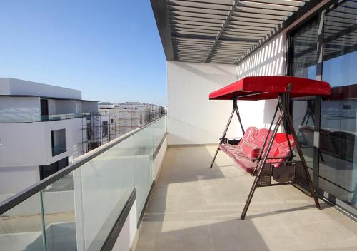 Terrazzo/balcone, Silk Valley - 4B near Al Hamriyah | Private Pool in Umm Al Quwain