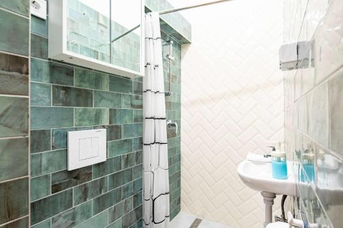 Central - Mini for Solo Travellers - image 9
