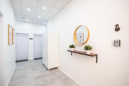 Stylish Central Nest with AC - main image