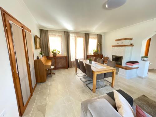 Villa Lili Apartments in Balatonkeresztur