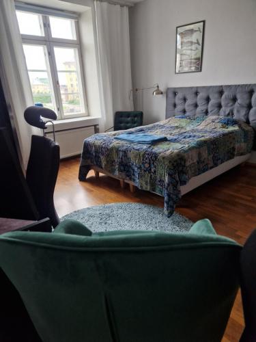 Charming room by Rock Church, Helsinki (photo 9)