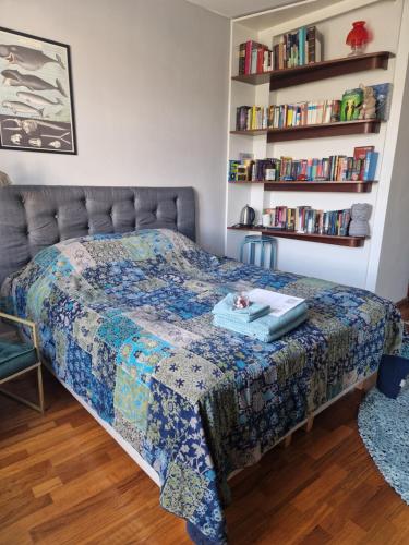 Charming room by Rock Church, Helsinki (photo 10)