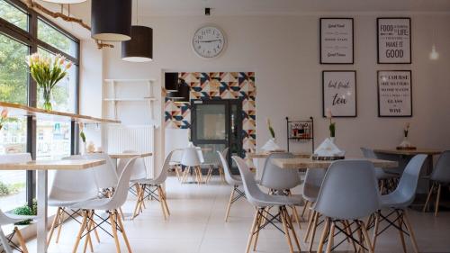 B&B HOTEL Piotrkow Trybunalski - 레스토랑