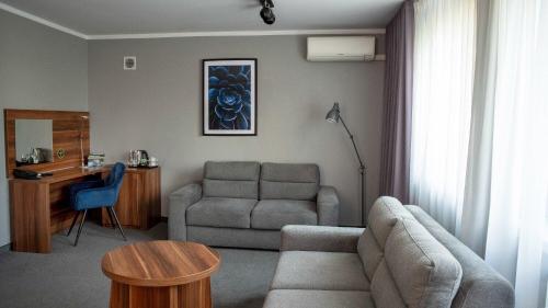 B&B HOTEL Piotrkow Trybunalski - 로비