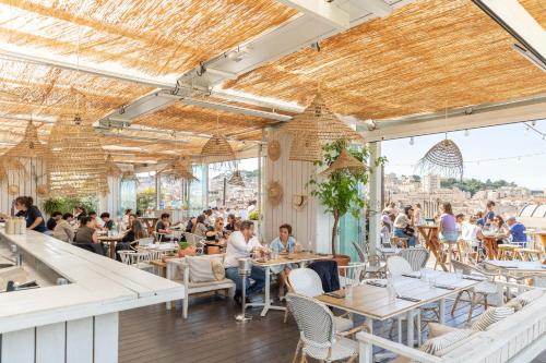 The Babel Community Hotel - Vieux Port in Old Port of Marseille - La Canebière