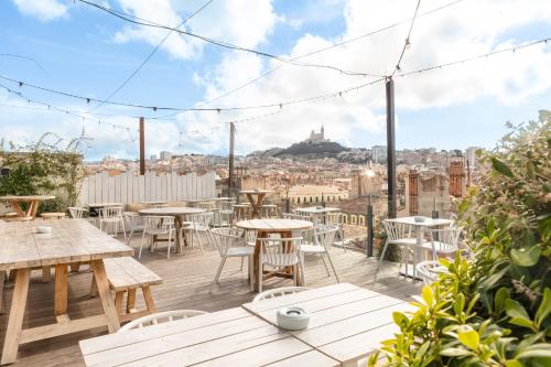 The Babel Community Hotel - Vieux Port in Old Port of Marseille - La Canebière