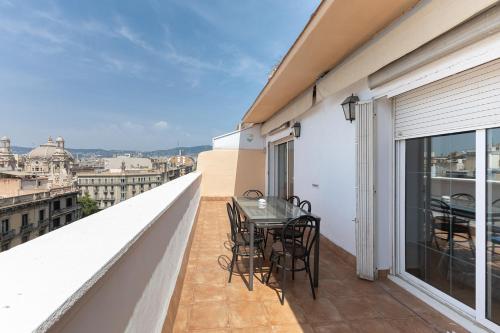Penthouse with terrace in Rambla Catalunya -Centre - image 9