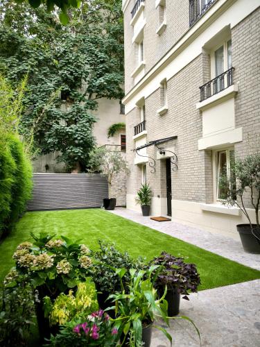 Montmartre en rez-de-jardin, Paris