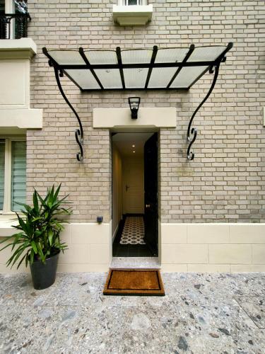 Montmartre en rez-de-jardin, Paris (photo 5)