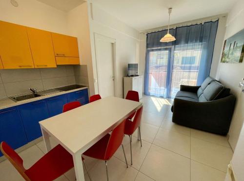 Relax in our flat near the coast, Porto Santa Margherita (Foto 2)