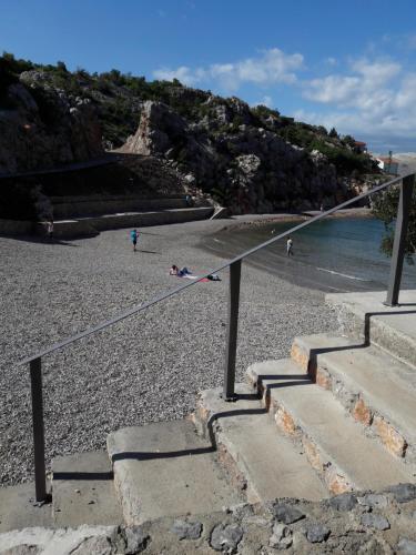  Apartments Mara Bela in Karlobag