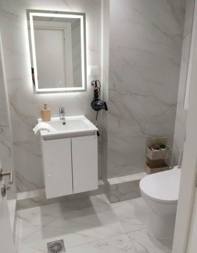 Amazing Apt with 2 Bedrooms in Pagkrati - image 2