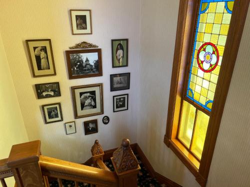 Historic Hutch House - 출입구