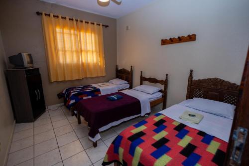 3 twin beds