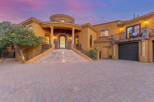 A szálláshely kívülről, 5BR, 3 Den Oasis with Pool, Hot Tub and Fountain Views in Fountain Hills