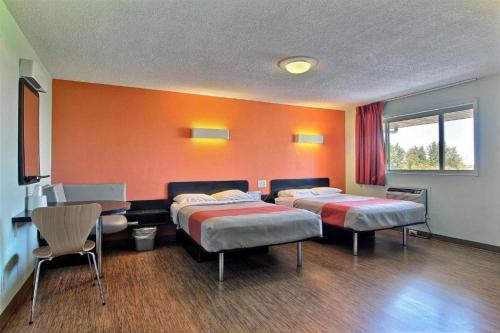 Ameri Vu Inn - image 3