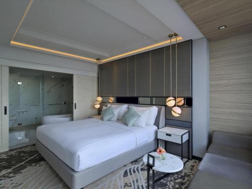 MOVENPICK SURABAYA CITY Room Type - Executive King Suite