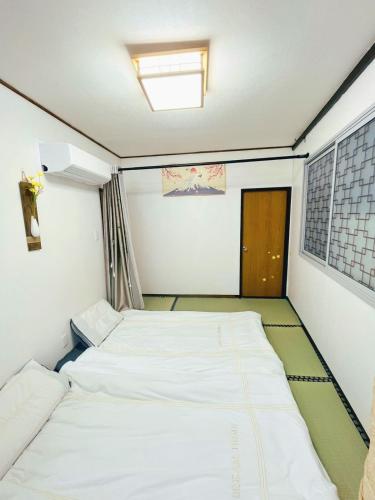 6 mins walk from Komagome Station on the JR Yamanote Line, 3LDK, direct access to Ikebukuro, Ueno, Shinjuku, luggage storage negotiable