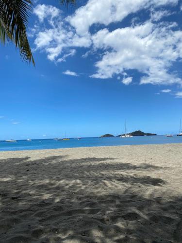 Kaz à Zozio - F2 au calme à Bouillante (Kaz a Zozio - F2 au calme a Bouillante) in Μποιγιάντ