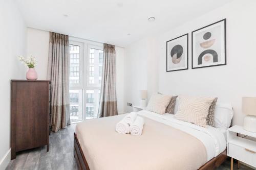BnBNova - 2BR 2BA - Tower Bridge & Liverpool Street - main image
