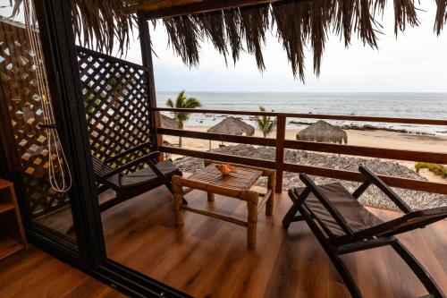 Erkély/terasz, Hoja de Palma Bungalows in Canoas De Punta Sal