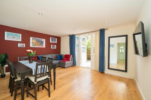 Camden Vibes, Chic 3BR and Patio, Londres