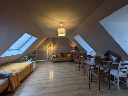 sonniges Dachgeschoss am münchner Stadtrand in Neubiberg, Deutschland