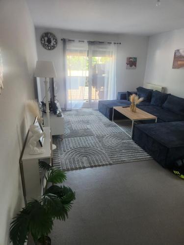 Appartement partagé (Appartement partage) in Мери-сюр-Оаз