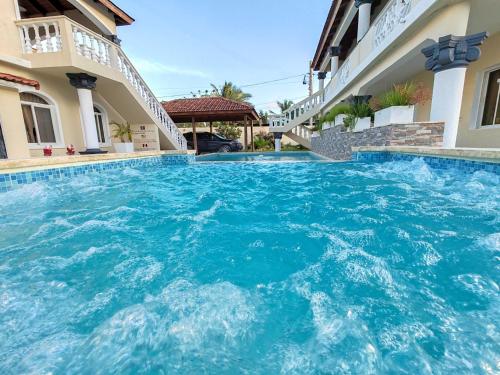 Elegant 7BRVilla in Cabarete, Whirlpool, Pool, Beach, Adventure!