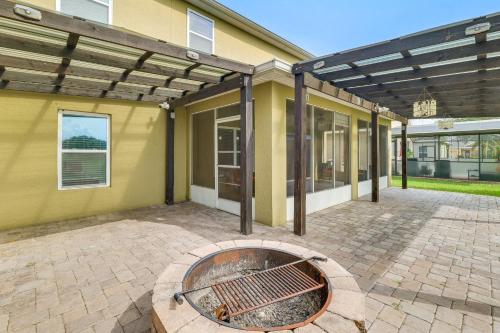 Patio and Fire Pit Spacious Davenport Family Home! near Ridgewood Lakes Golf & Country Club