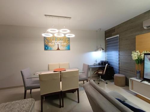 Hermoso Apartamento de 2 habitaciones en Avenida Bush - image 4