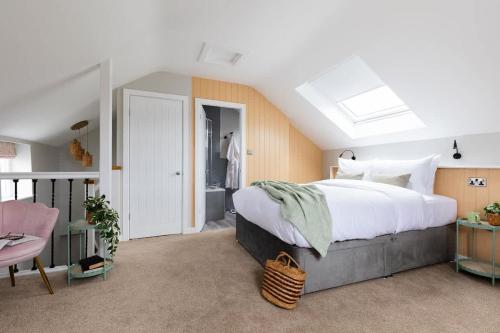 Ivy Mews - Converted Barn in Popular Village in Scalby